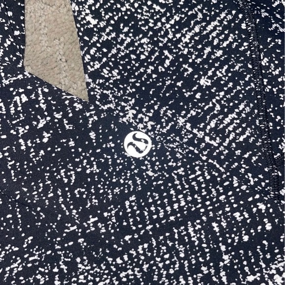 lululemon black and white leggings - Picture 3 of 3